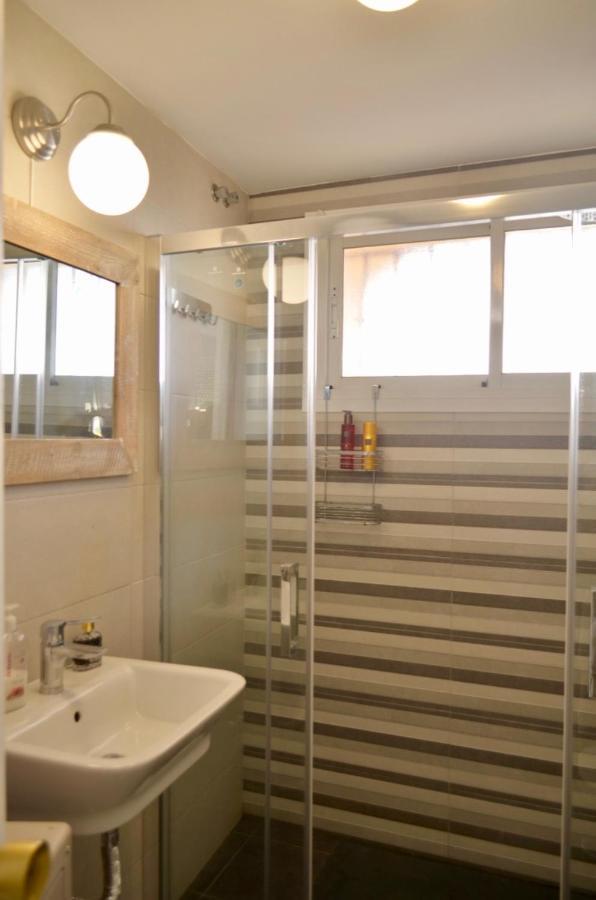 Carihuela Un Dormitorio Junto Al Mar Apartment Torremolinos Luaran gambar