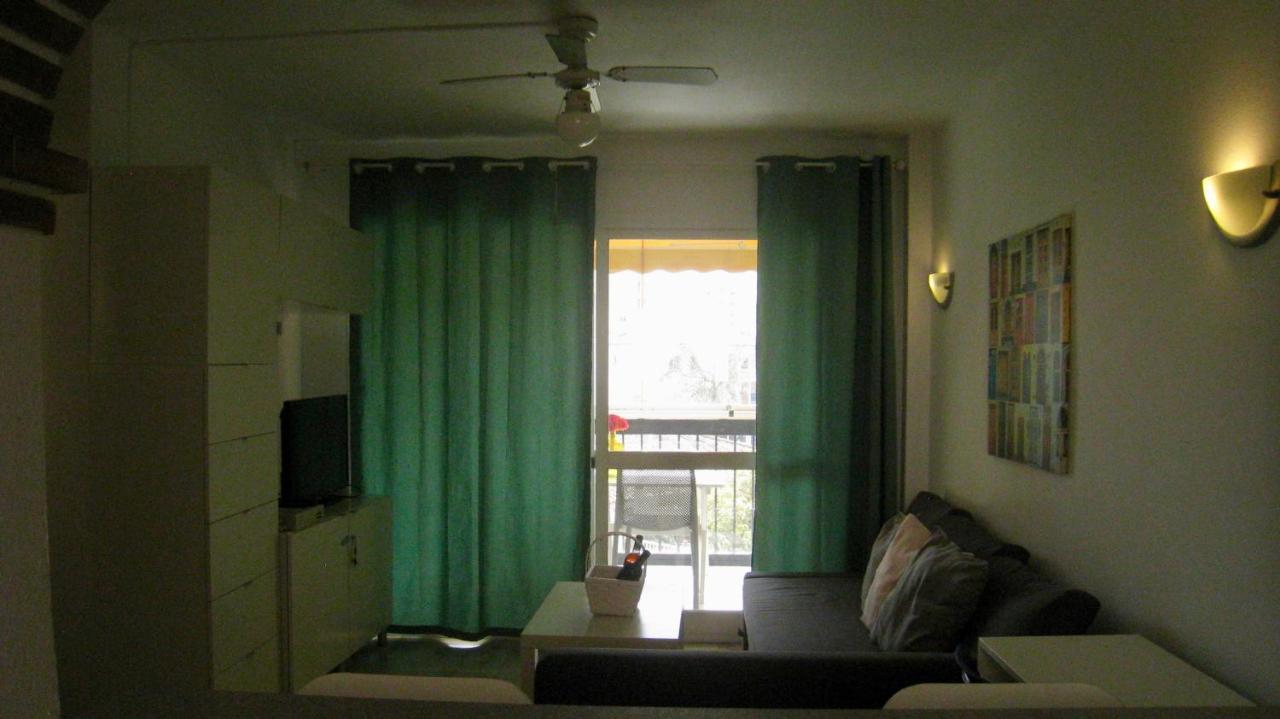 Carihuela Un Dormitorio Junto Al Mar Apartment Torremolinos Luaran gambar