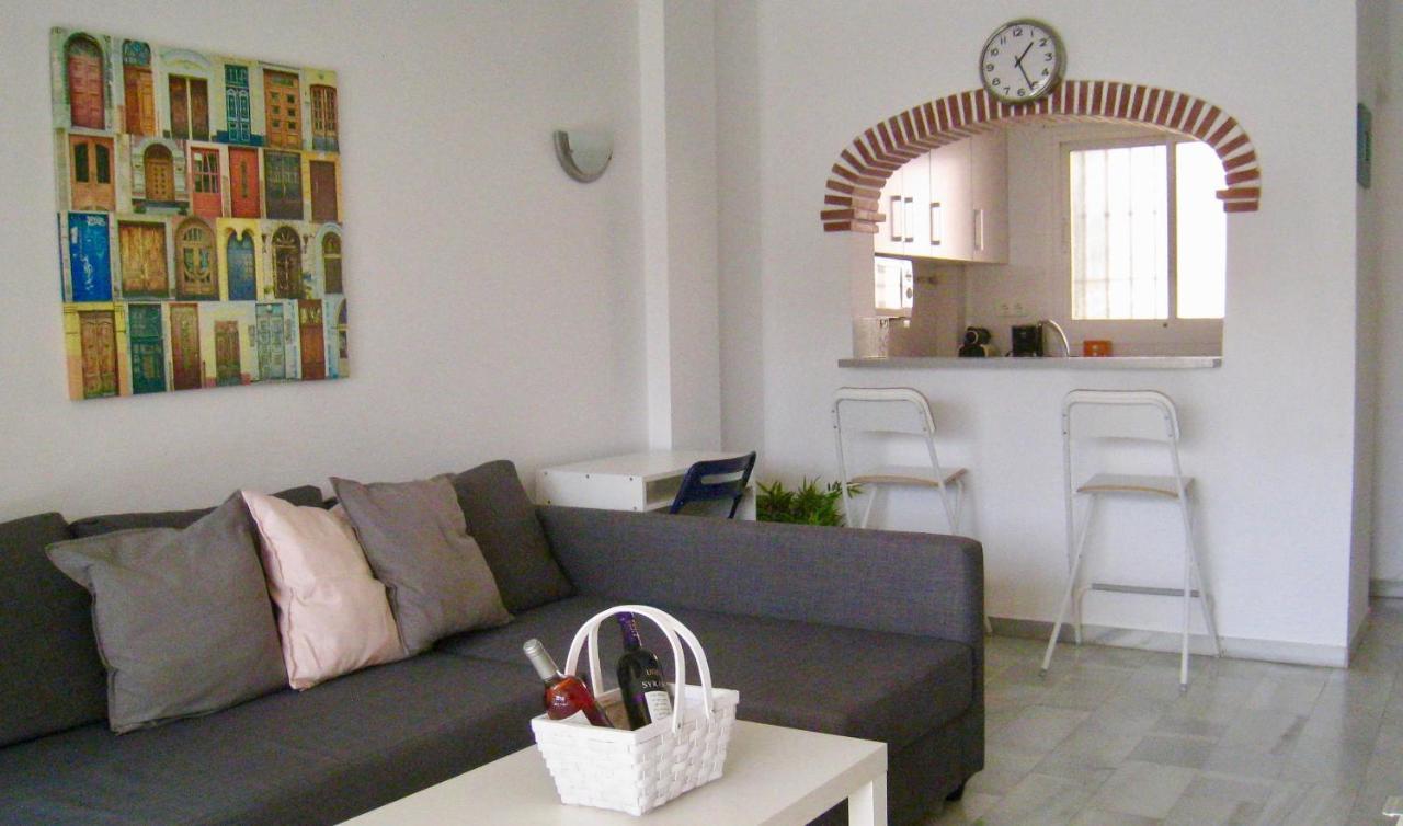 Carihuela Un Dormitorio Junto Al Mar Apartment Torremolinos Luaran gambar