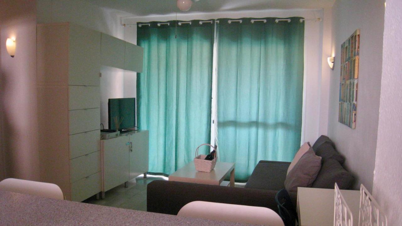 Carihuela Un Dormitorio Junto Al Mar Apartment Torremolinos Luaran gambar